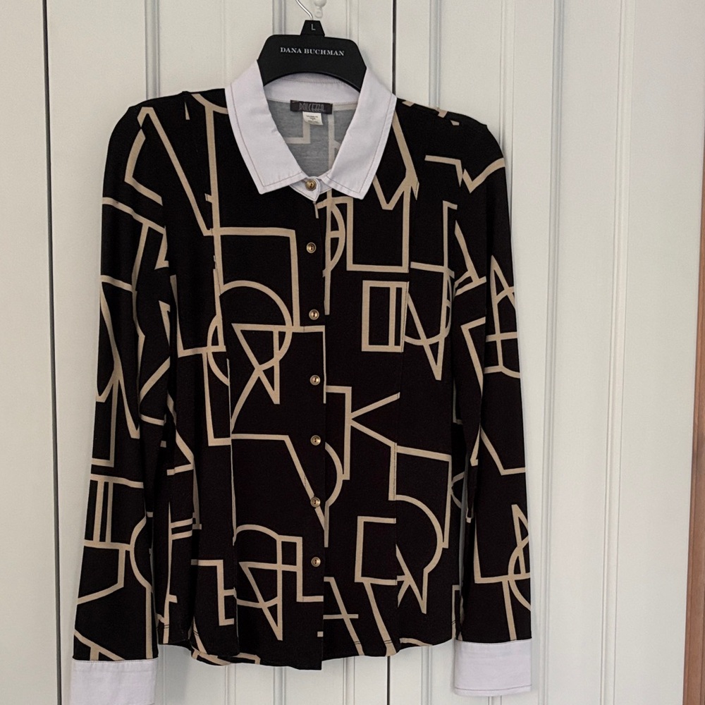 Dolcezza Black and Gold Geometric stretchy button front Shirt. Sz S